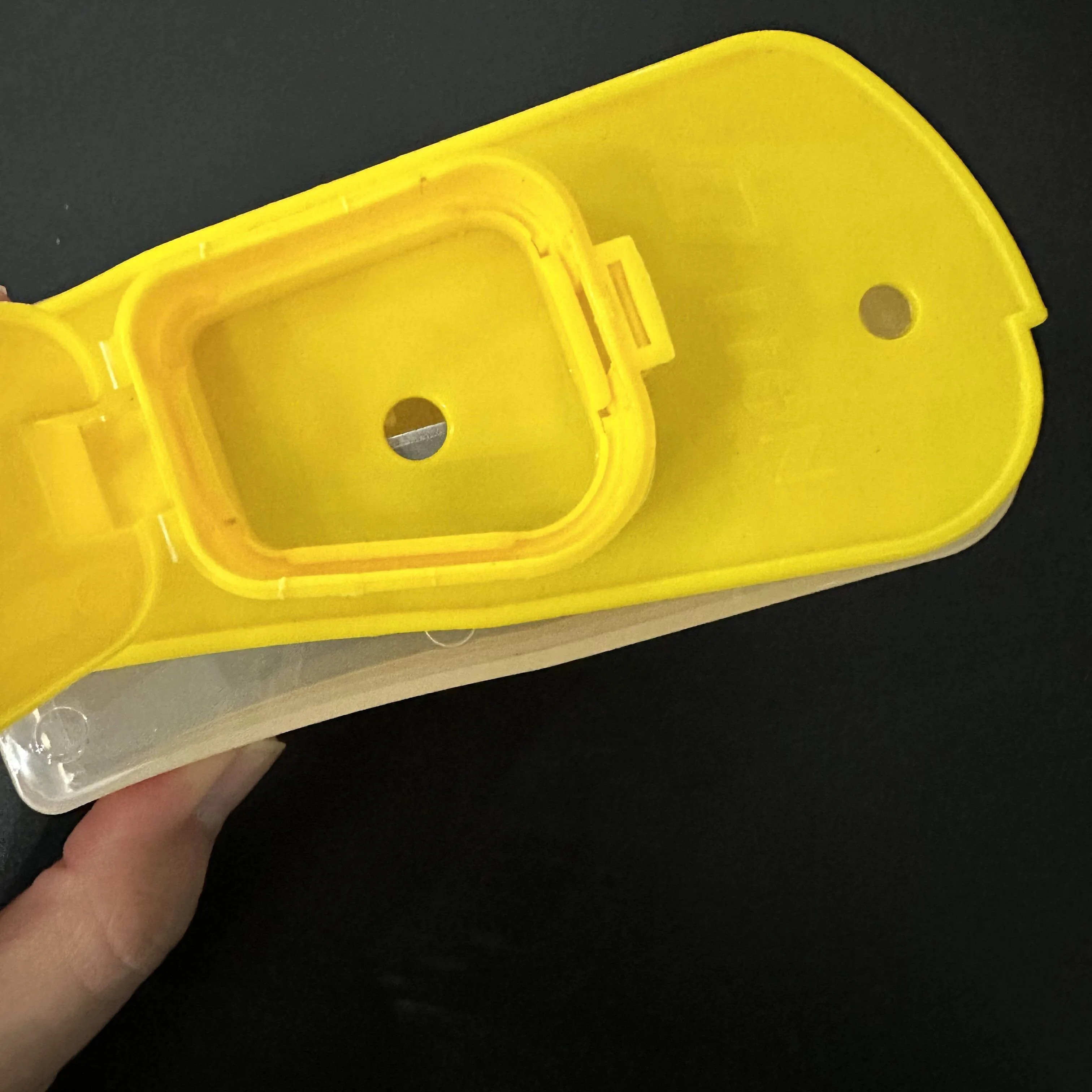 Disposal Plastic Sharp Container 0.3L Medical Safety Box With Needle Hub Cutter manufacture