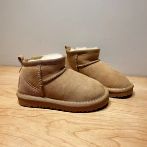 Custom Logo Snow Boots Winter Sheepskin Plush Shoes Winter Retro Boots Water Resistant Designer Plain Luxury Snow Boots for Kids