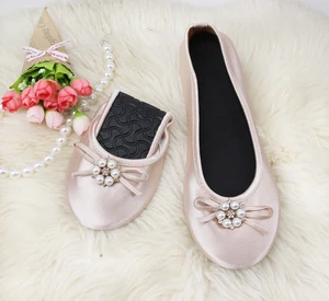 2026 Newest Folding Rescue Feet Shoes Pearl Decorated Ballerina Shoes for Wedding Parties and Events for Summer and Spring