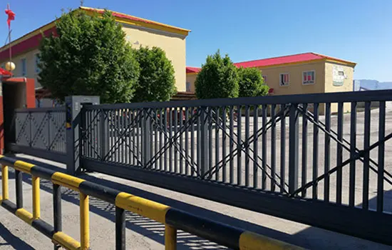 Modern Automatic Aluminum Alloy Cantilever Sliding Gate for Industrial School Garden Outdoor House Use