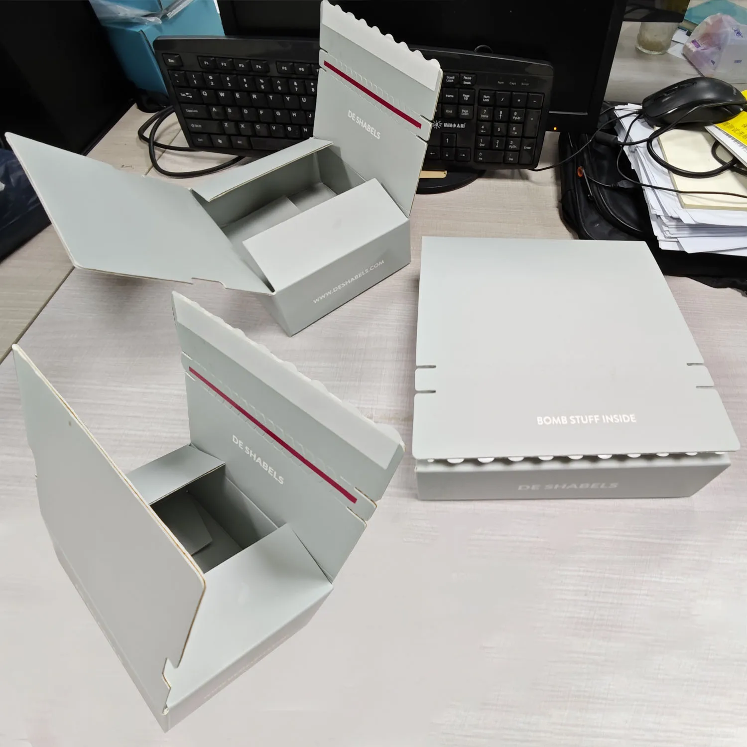 Custom Logo Cardboard Shipping Box With Zipper Strip Commerce Mailing Adhesive Tear Strip Open Postal Self Seal Mailer Box