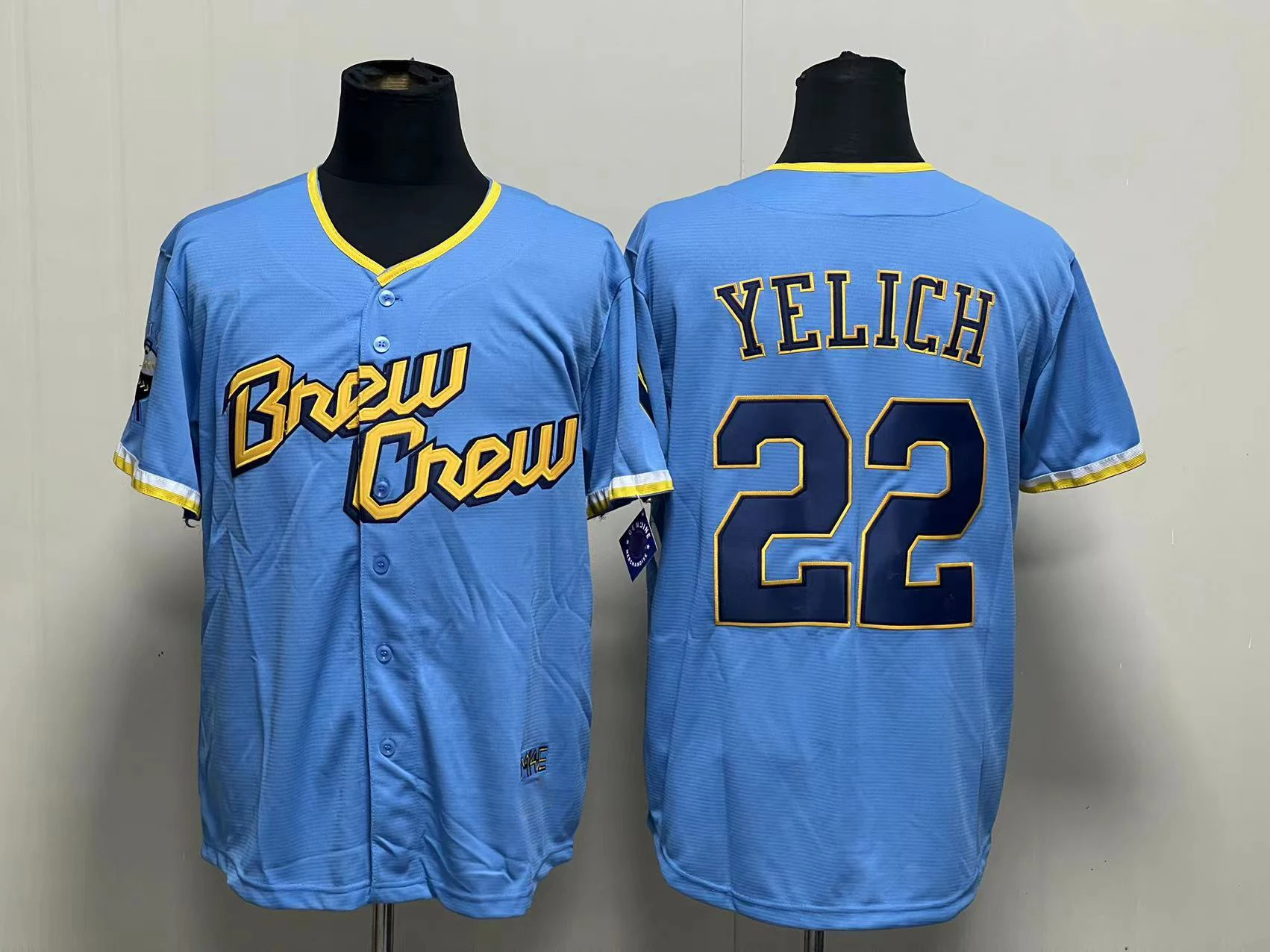 Majestic Milwaukee Brewers Christian Yelich #22 Blue T-shirt, Men's M