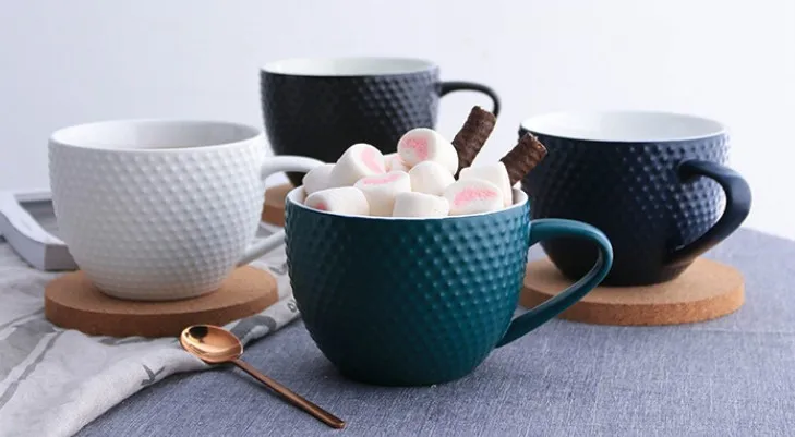 Creative porcelain mug with cork pad