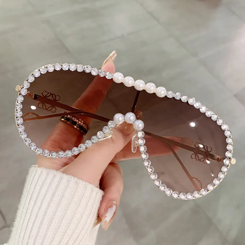 Shop Our Collection of Luxury Shiny Diamonds Pearl Sunglasses display picture 3