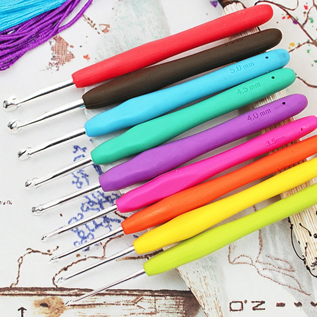 9pcs Set of PVC Packaging TPR Soft Handle Aluminum Crochet Hook Simple Style Portable for Crocheting and Hand Knitting