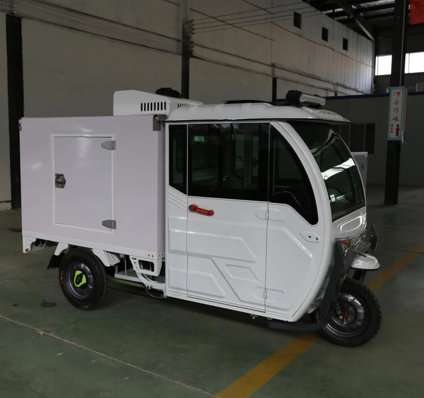 Trailer Small Mini Mobile Cold Room Refrigerated Car With Reasonable
