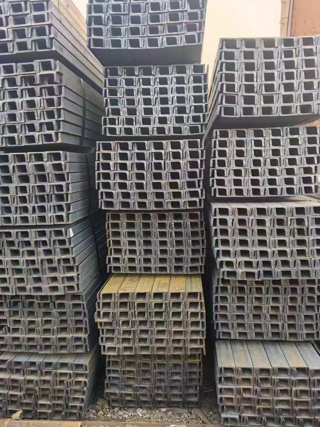 Q235 Steel Channels 5mm-40mm Thickness Channel Steel Product factory