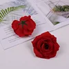 Una gran flor roja