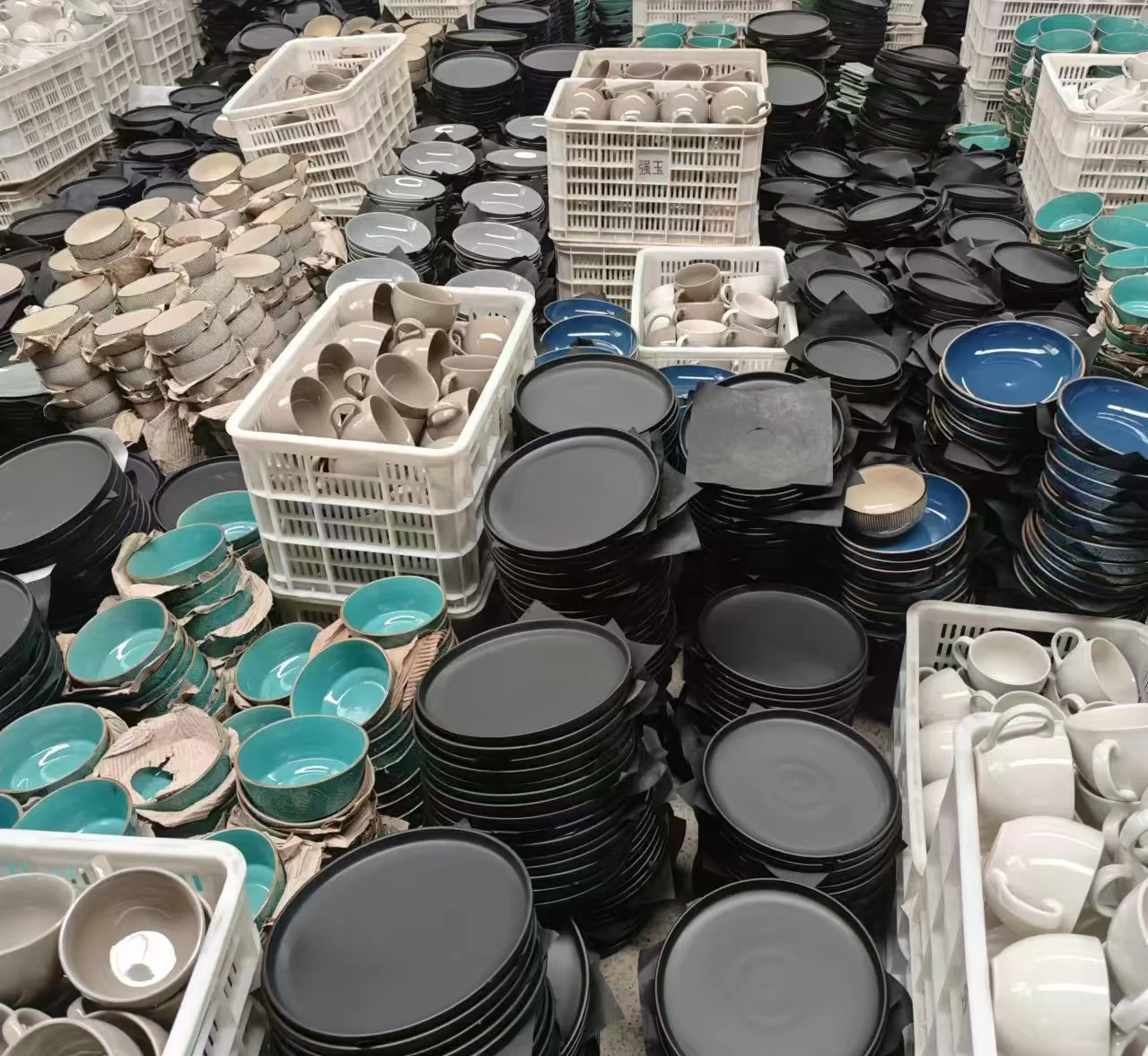 Ceramic Stock Factory Direct Wholesale Cheap Price Stock Ceramic Plate Bowls Mixed Ceramic Stock by Box Carton