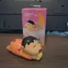 Costume rosa Shin-chan (scatola dei colori)