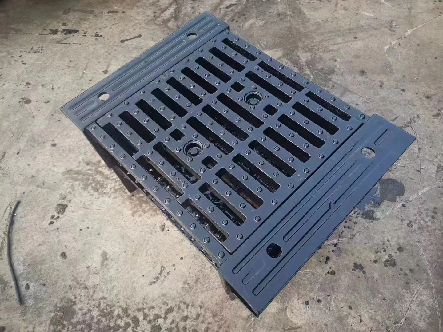 Best Selling Customized Cast Iron Storm Drain Grate Modern Design Style for Workshop Application