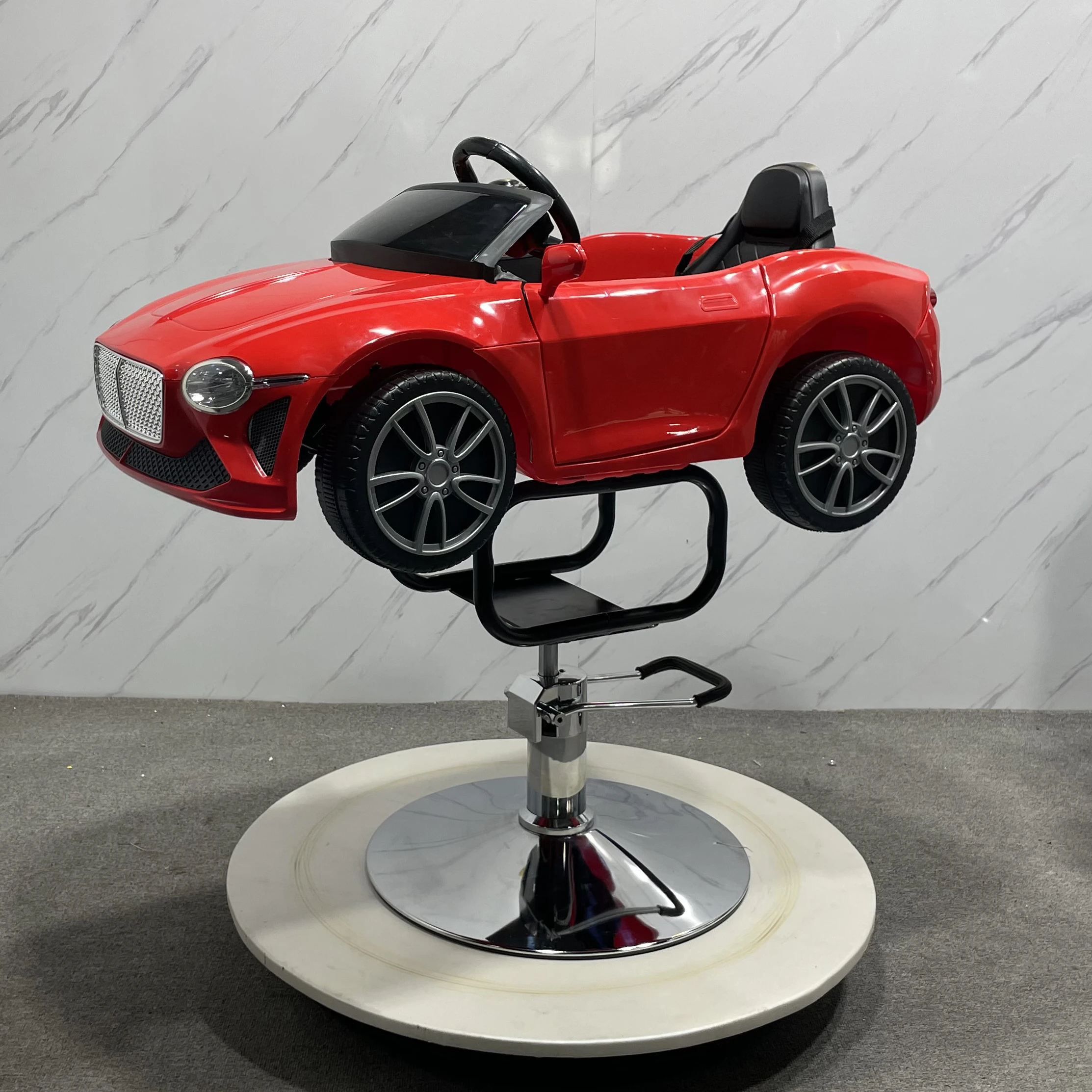 子供カット椅子　美容室　理容室 池袋店｜店舗情報｜ズッソキッズ｜子ども専用ヘアサロン ZUSSO KIDS