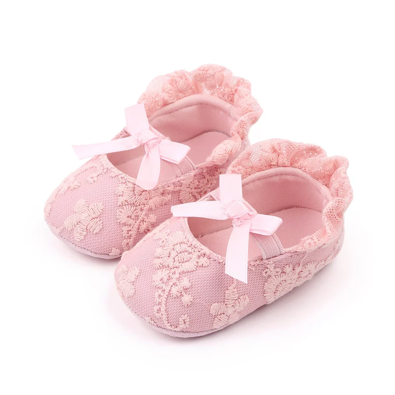 Beautiful Embroidered Lace Design Soft Cotton Newborn Infant Baby Shoes for Girls Directly Factory Bulk Order supplier
