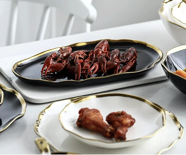 नॉर्डिक रेस्तरां डिनरवेयर सेट सिरेमिक ब्लैक व्हाइट पोर्सिलेन डिनर प्लेट गोल्ड रिम के साथ 21