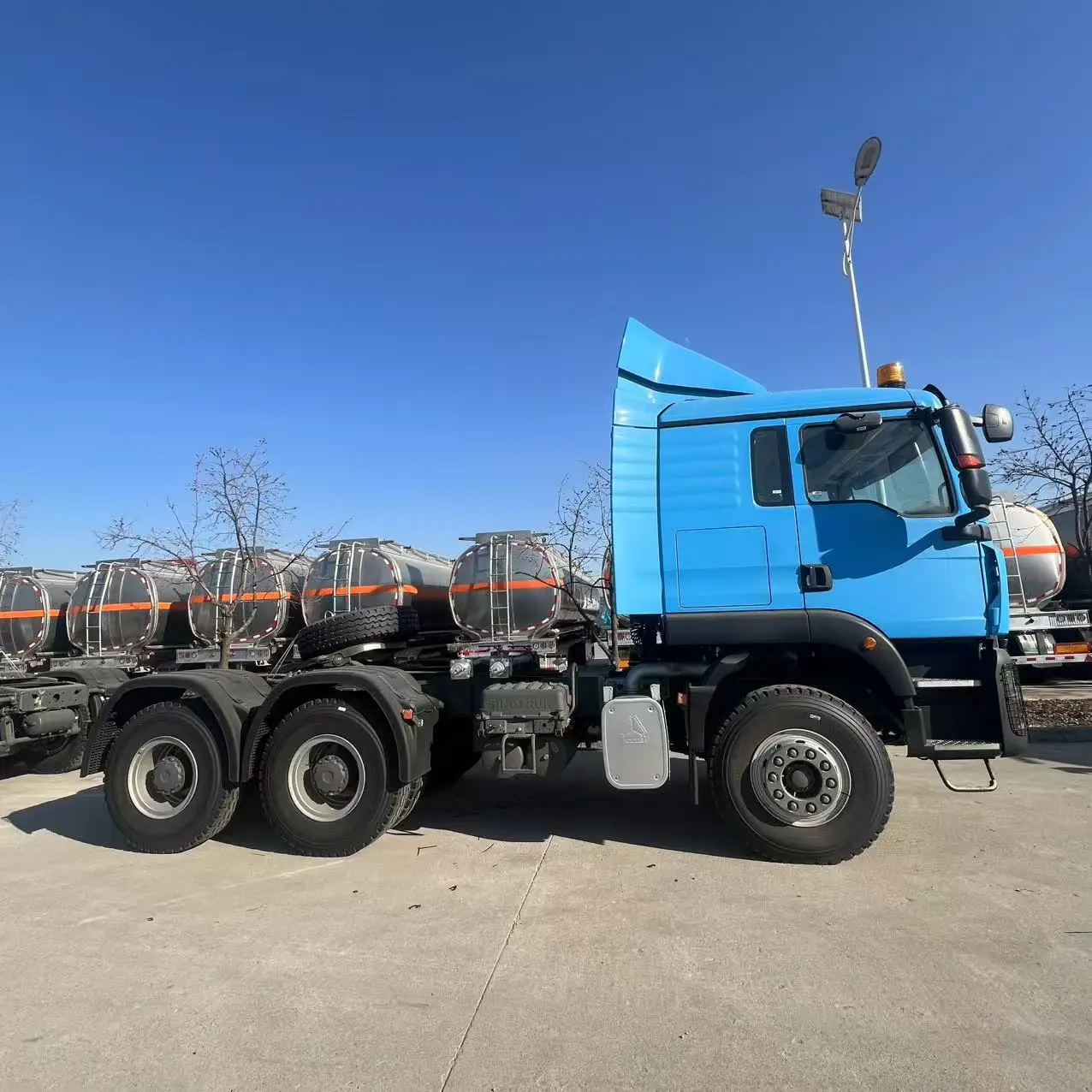2025 Sinotruck Howo TX 6x4 430hp 400hp 371hp LHD Tractor Truck New Car on Sale in Africa Price manufacture