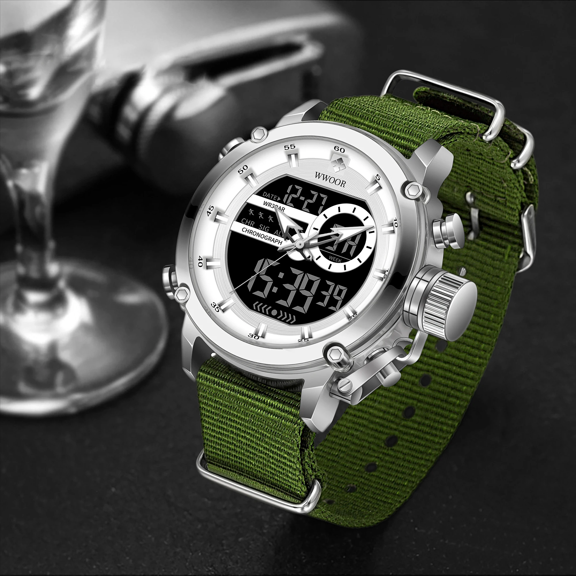 WWOOR 8882 Factory Wholesale Direct Selling Mens Wristwatch Sport Waterproof Calendar Weekly Display Dual Movement Watch Quartz