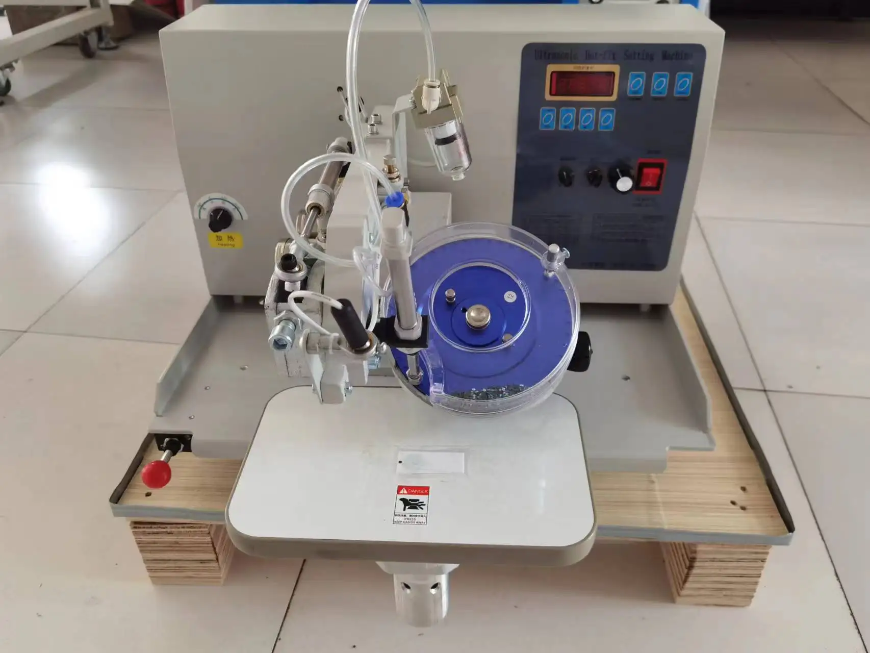 Hot Selling Automatic Rhinestone Fixing Machine Rhinestone Machine