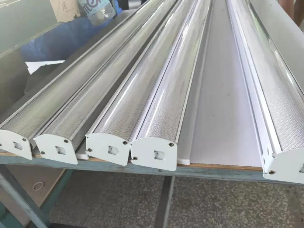 Smart Home Electronic Rolling Shutter windows Curtains Vertical Blind Fabric Sunshade Curtain Wooden Motorised Rolling Curtains