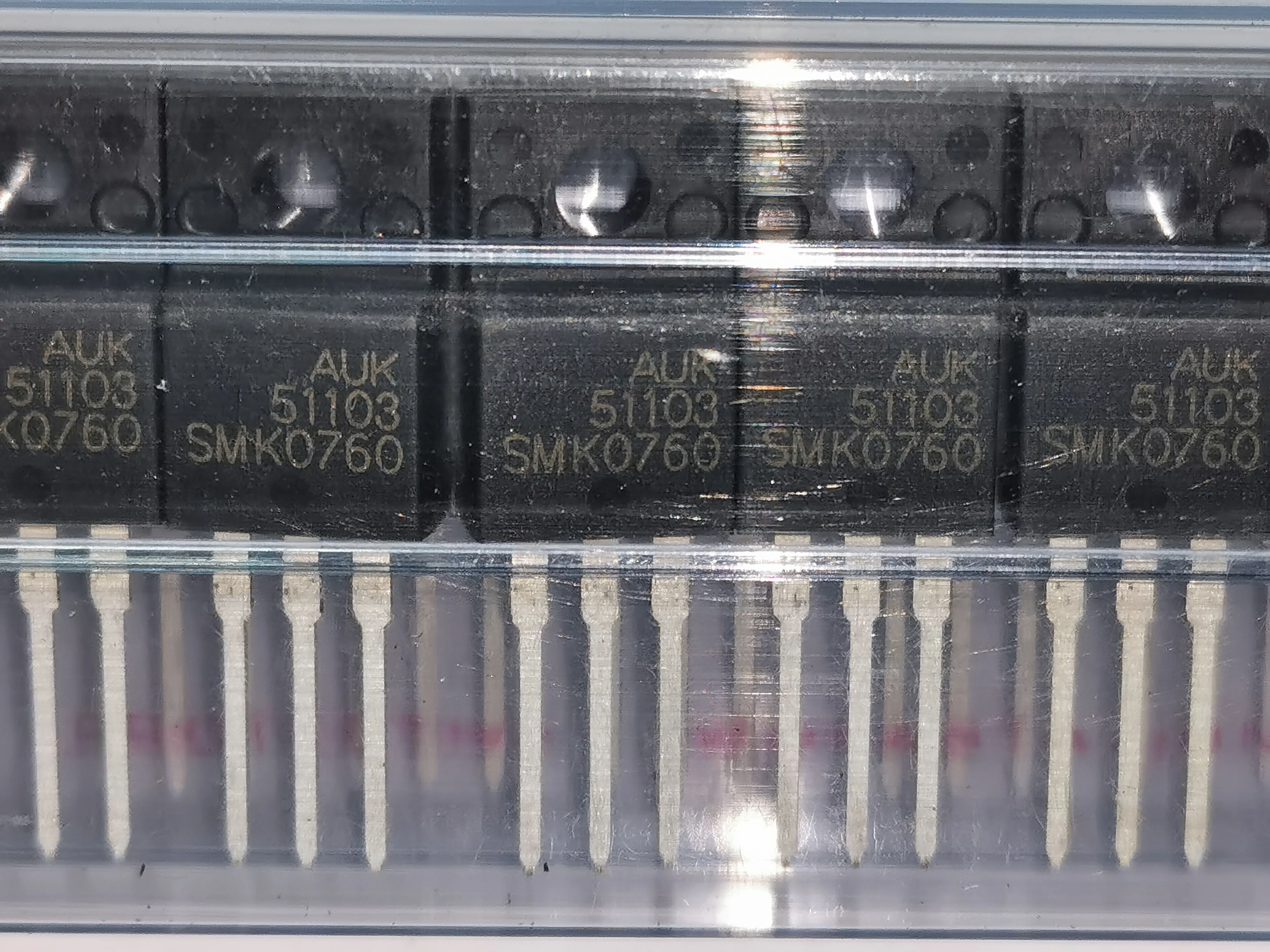 2 Pezzi Regolatore Di Commutazione SMK0760F SMK0760 &ndash; Package TO-220F
