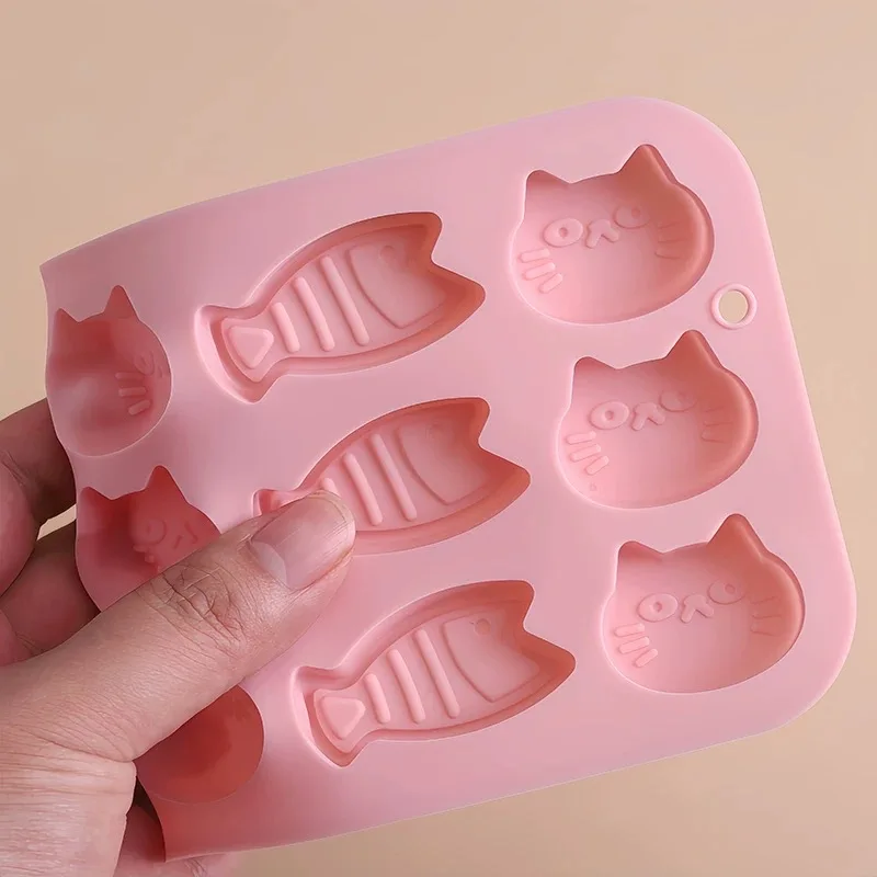 12-Grid Kitten and Fish Shaped Silicone Baking Tools Resin Cake Mold for Chocolate and Cake Decorations supplier