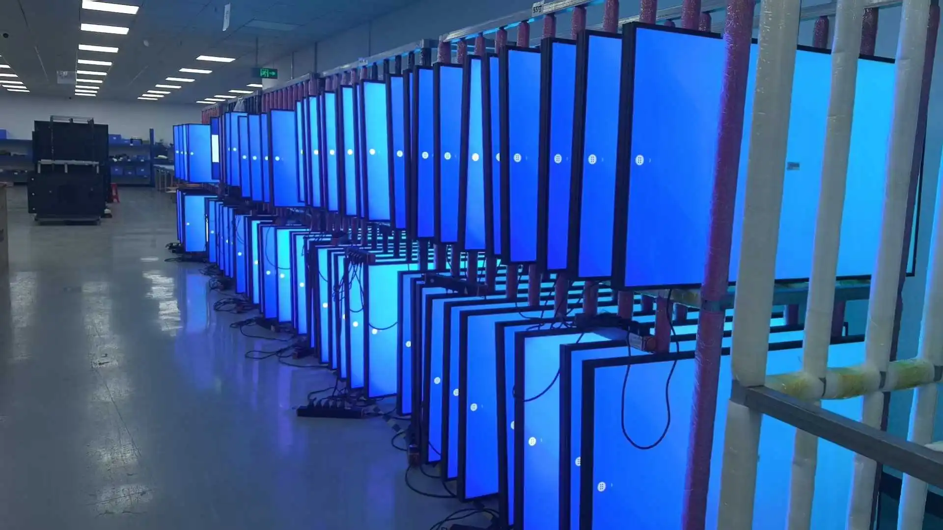 55 Inch High Brightness LCD Panel - Ideal for Outdoor & Indoor