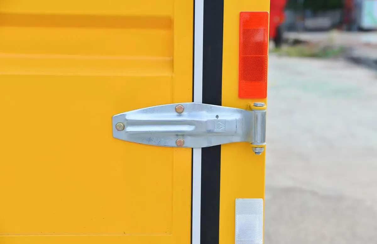 Sinotruck Howo Used 4x2 Cargo Van - Mini Box Truck for Urban Delivery 5