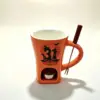 Tenedor naranja con temática de Halloween