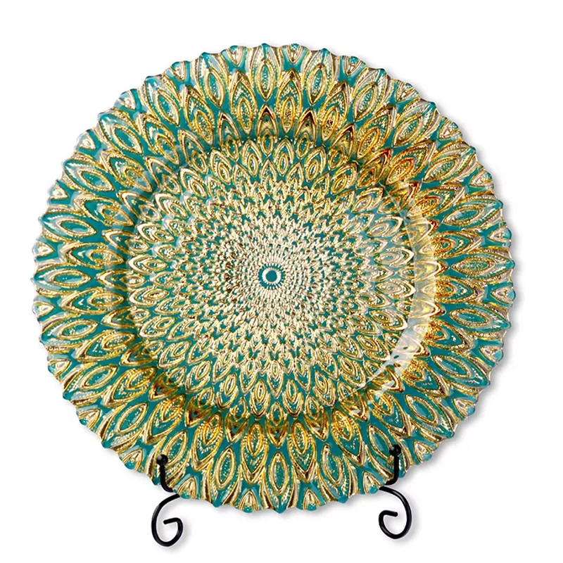 Factory Wholesale Luxury Peacock Feather Green UnderPlate Arabian Royal Green Fruit Platter Design Wedding Glass Charger Plate