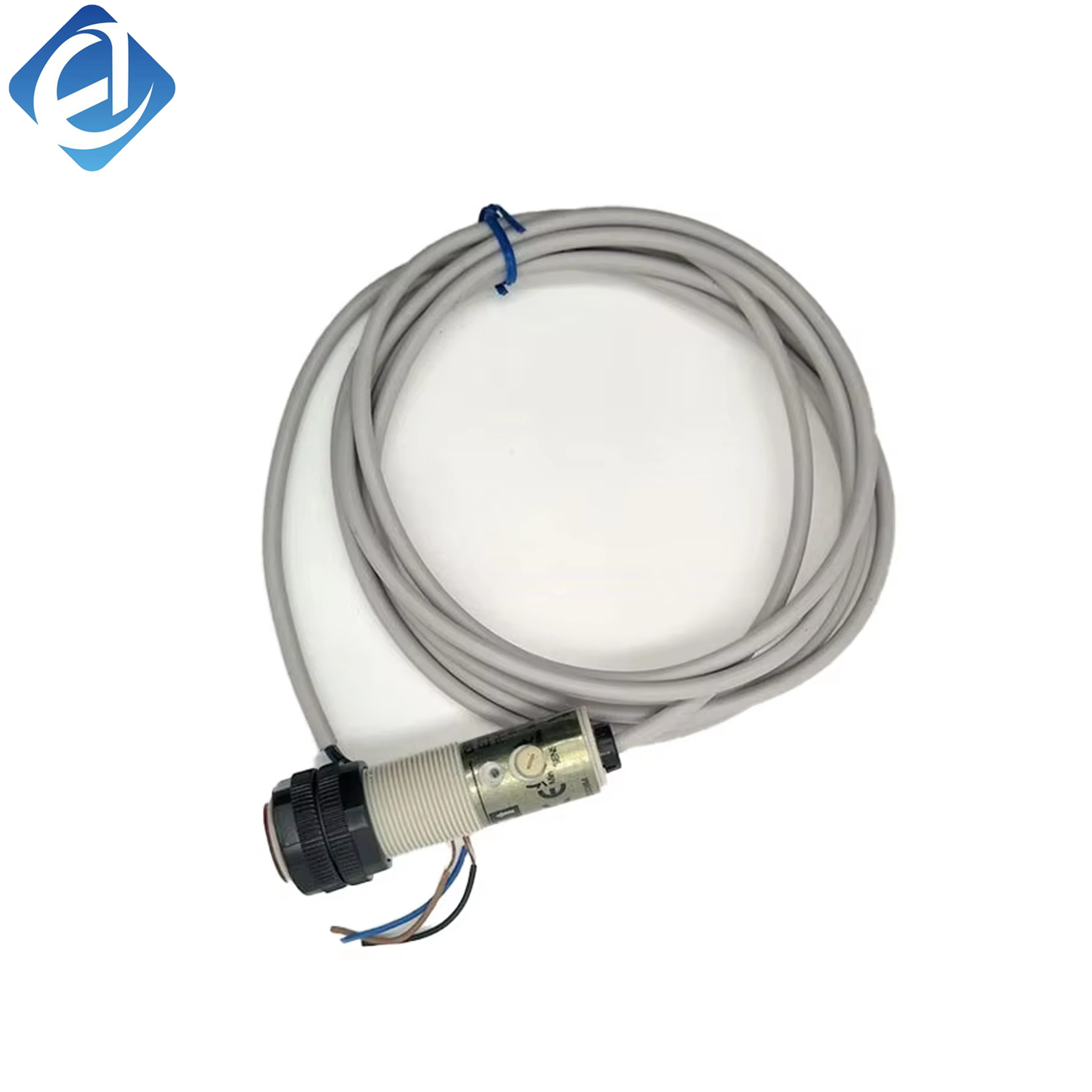 New Original Omron E3F3 series through-beam photoelectric sensor. It realizes non-contact object detection with long detection distance and stable signal output. Widely applied in conveying line counting, position detection, limit control and general indu