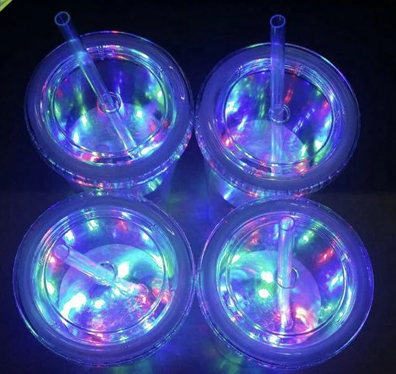 Прозрачная пластиковая светодиодная мигающая кружка с двойными стенками и соломинкой Пластиковая Кружка со светодиодной подсветкой летняя