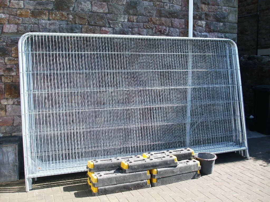 Heras Fencing 3.5m X 2m Hot Dip Galvanized Round Top Temporary Fencing