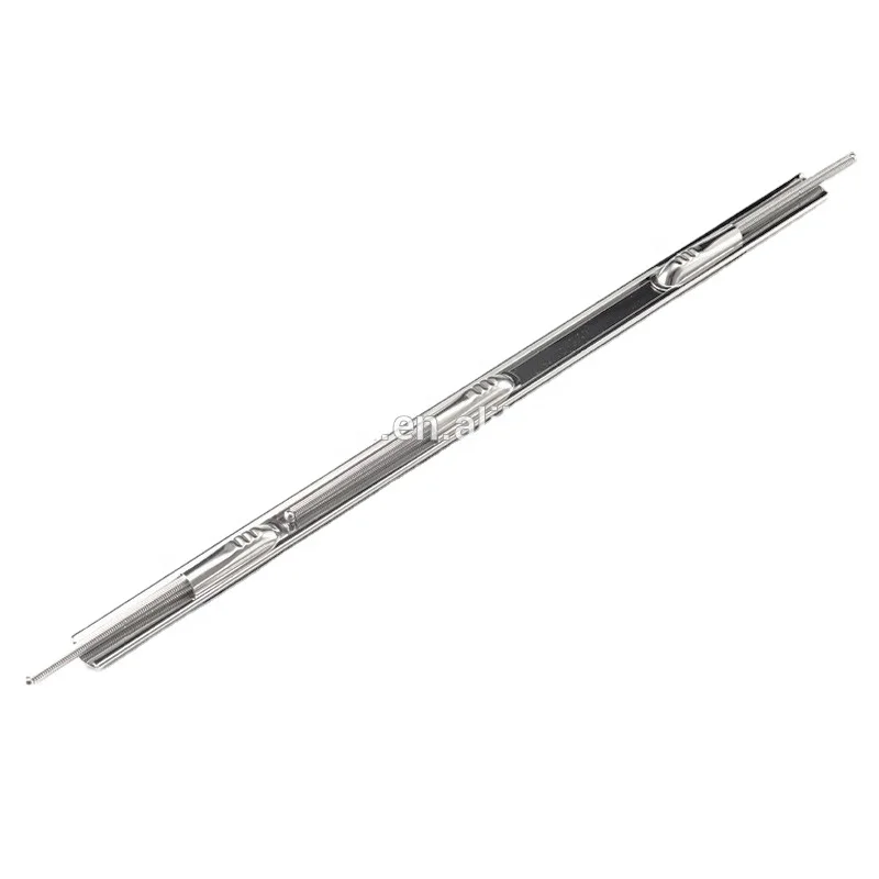 Пластиковый и металлический пружинный зажим для