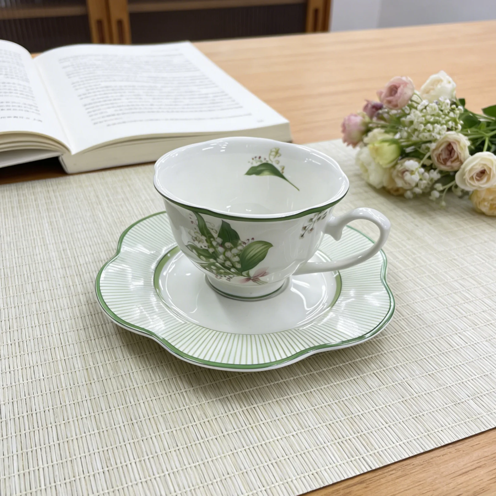 220ml Lily of the Valley Fresh Spring Floral Tableware for Afternoon Tea & Quiet Reading Breaks Porcelain Coffee Cup & Saucer