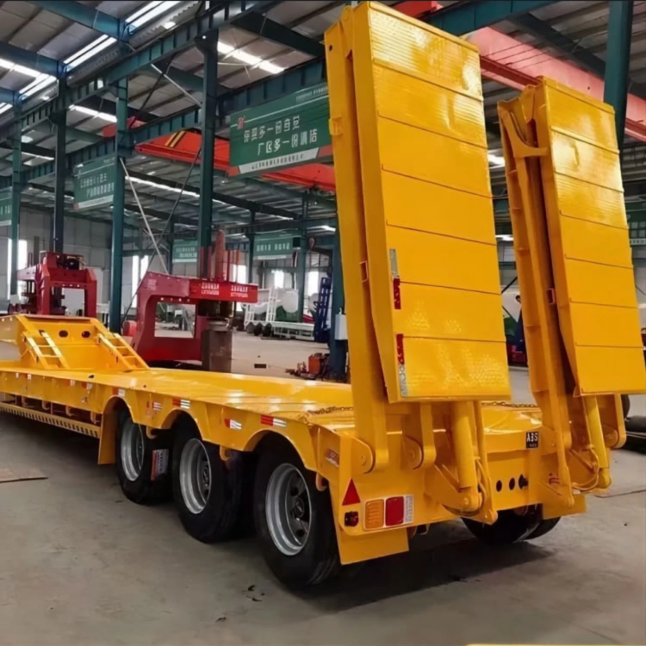 CIMC 3 AXLES AIR SUSPENSION FLATBED TRAILERS WITH ABS Low Bed Excavator Trailer Tow Truck Wrecker Tri Axle Flatbed Trailer