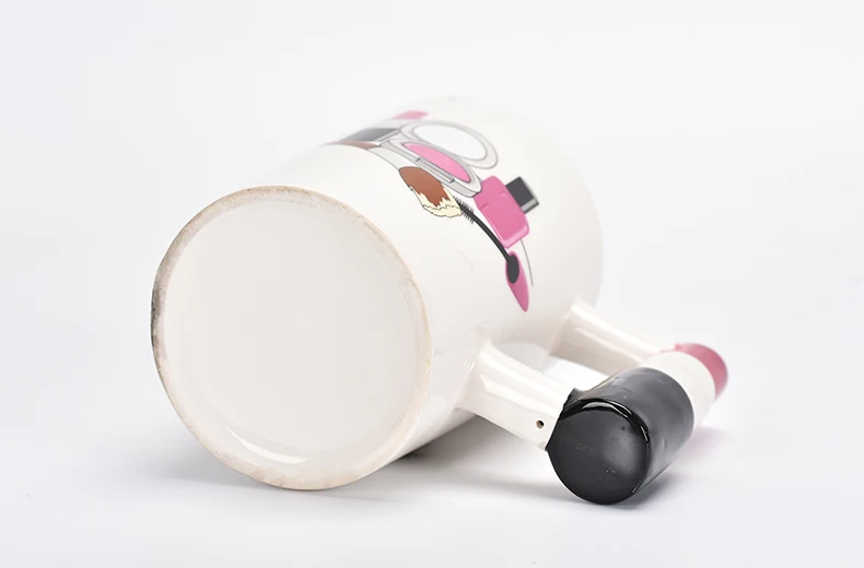 Ceramic Lipstick Handle Coffee Mug Overview 6