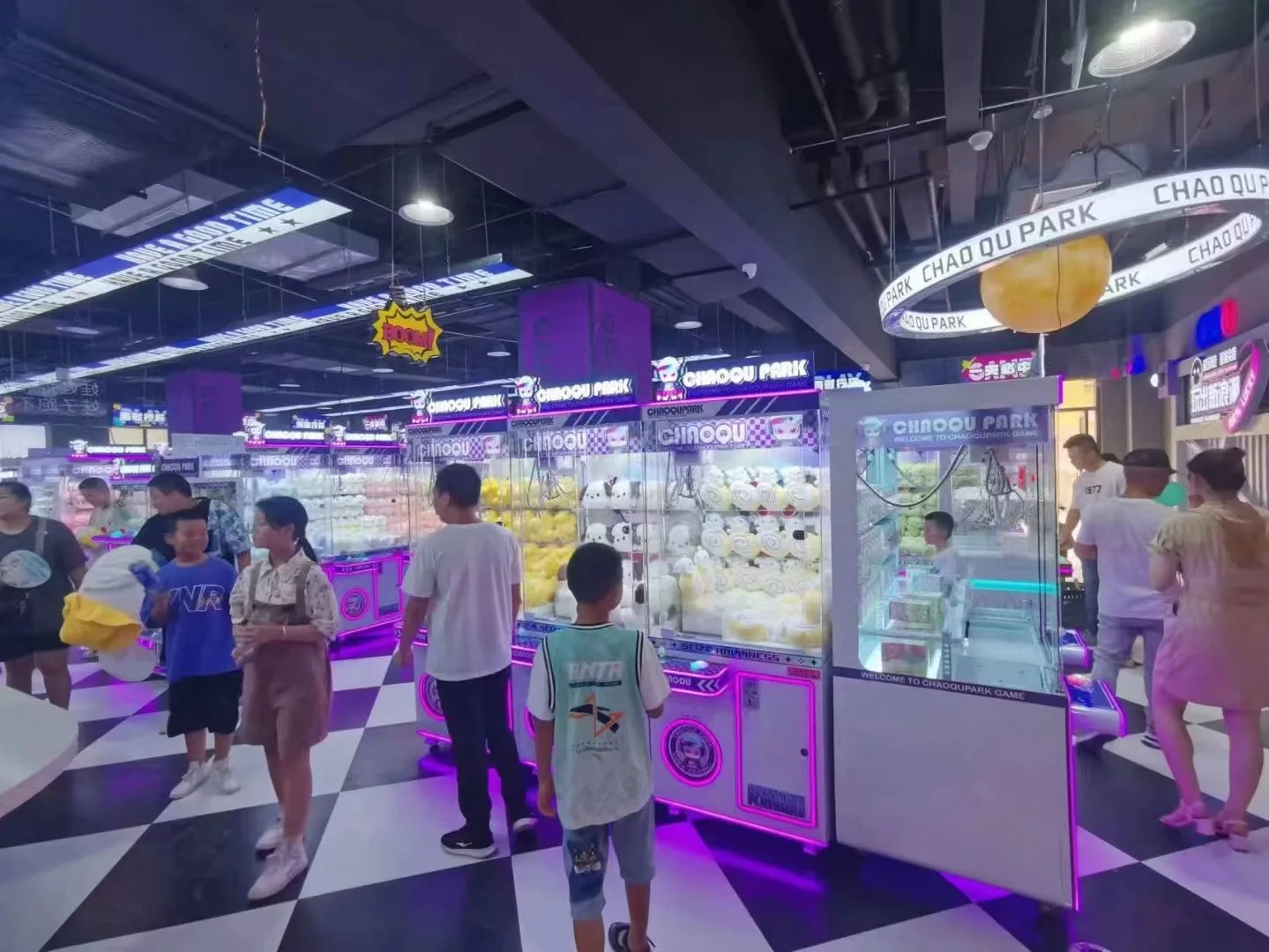 FunparkHot Selling Factory Direct Supply Crane Machine Coin Operated Plush Doll Playground Game Center Crane Claw Machine Sale manufacture