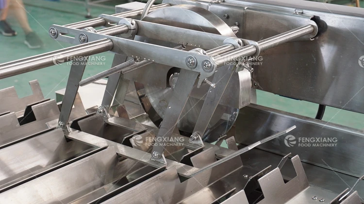 Adjustable Cutting Length Automatic Fish Head Cutting Machine Fish Tail Cutter