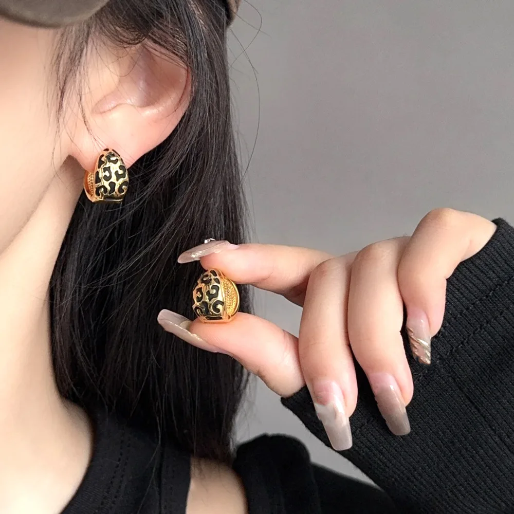 Niche Retro Leopard Print Drop Ear Buckle Stud Earrings Elegant High-End Fashion All-Match  Fashion Women's Jewelry Earrings