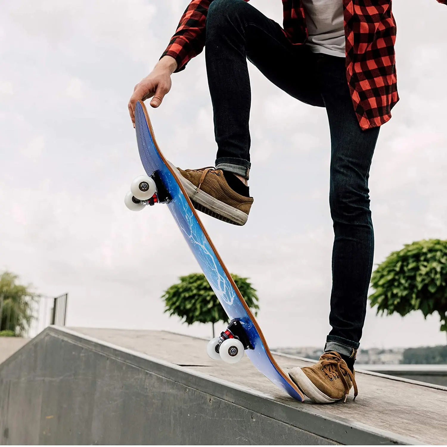 Skateboard, Funxim Skateboard Complet avec Double Kick Planche en Bois  d'érable 7 Couches Standard 78 x 21 cm avec des Roulements à Billes ABEC-9  pour Adolescents, Adultes, Débutants : : Sports et Loisirs