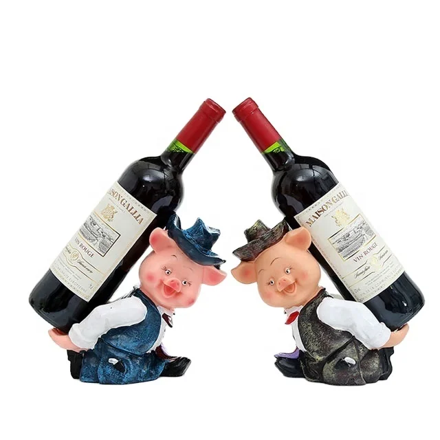Вино свинья. Свинья с вином. Поросенок с бутылкой вина. Вино для Свина. Flying Pig вино.