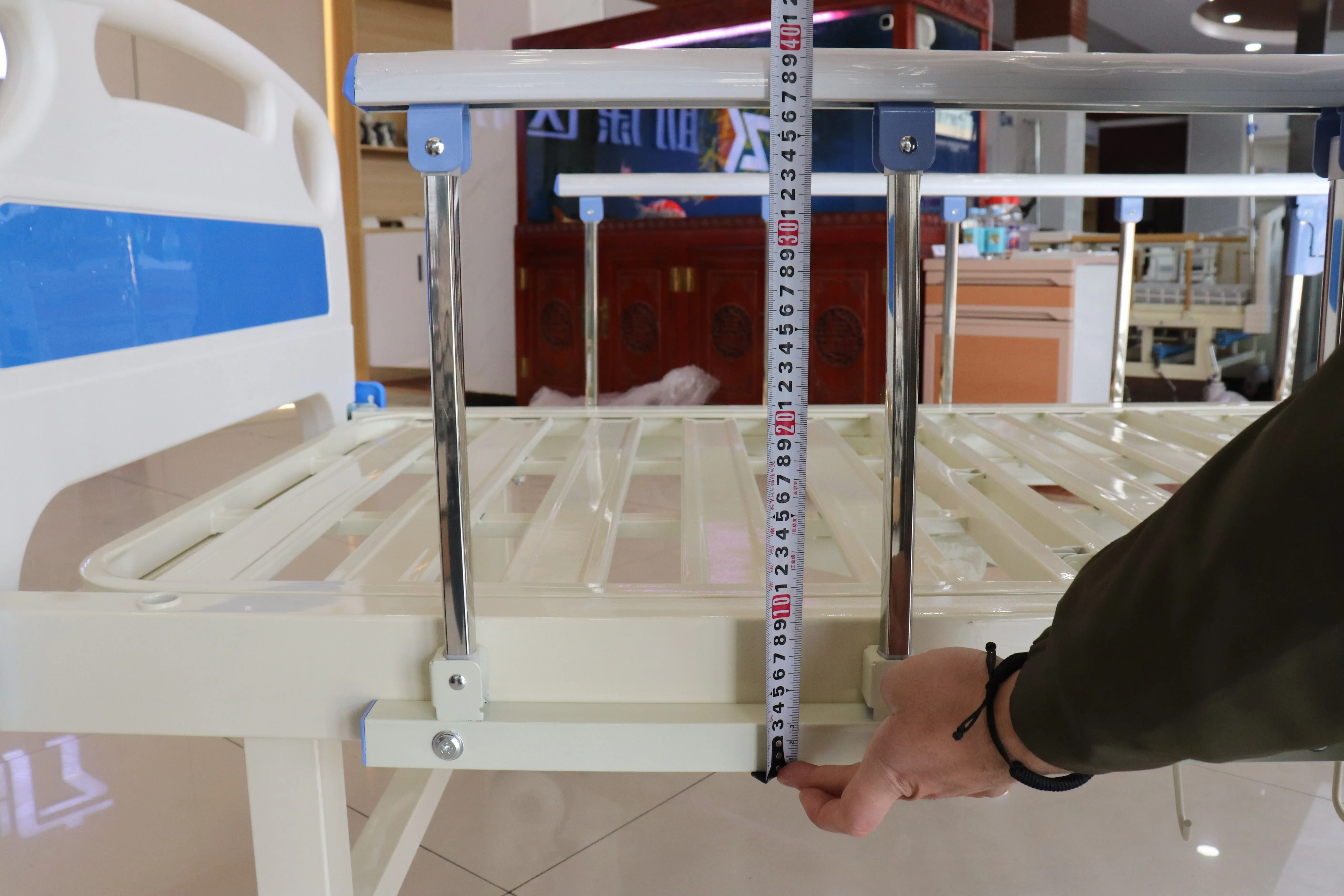 Factory Price Adjustable Stainless Steel Pillar Mattress IV Pole Manual Nursing Bed supplier