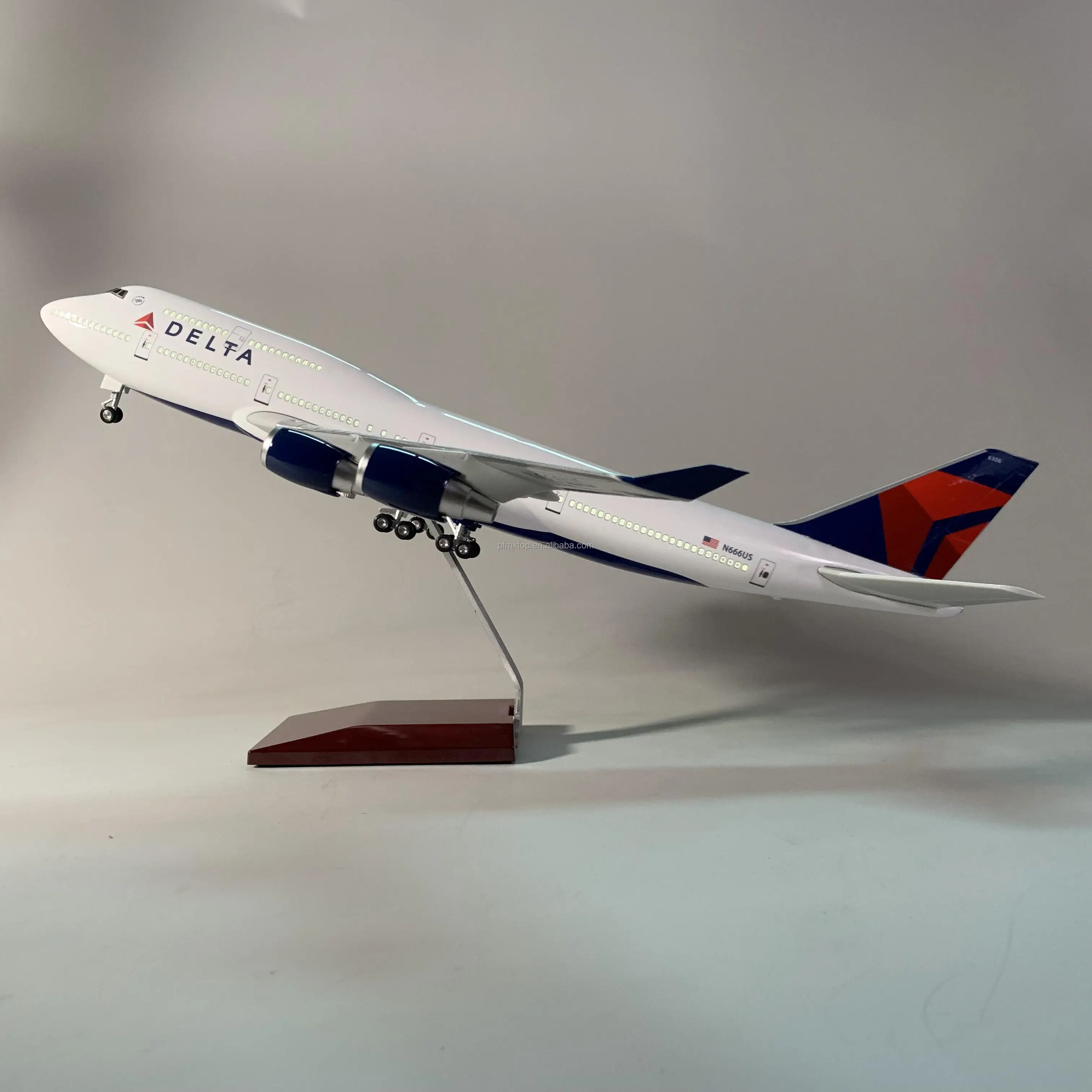 デルタ航空 B747 LED発光 1/160 DELTA モデル 46cm 【公式通販】