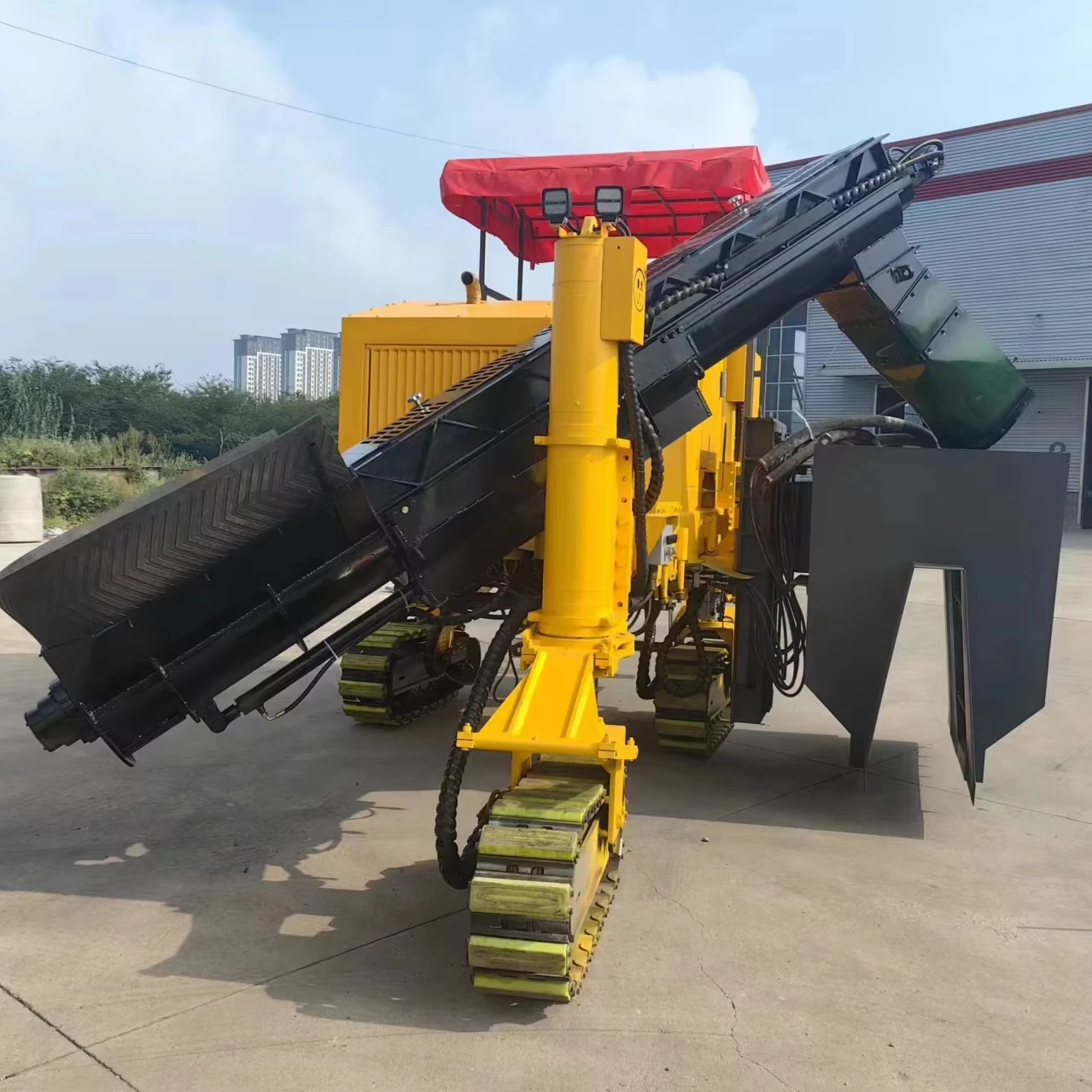 Popular Road Concrete Slipform Paver Curb Machine for Construction Industries