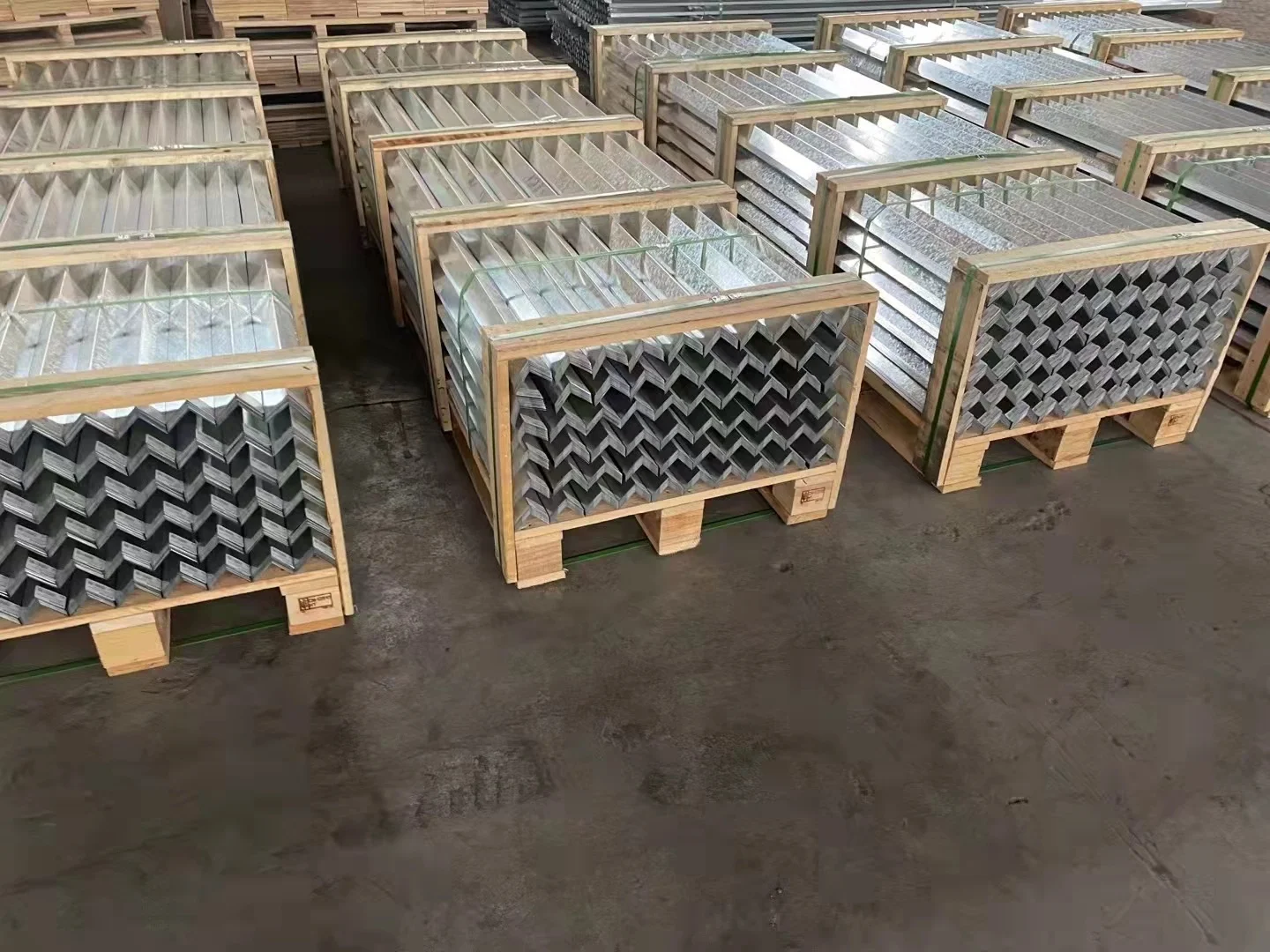 Ceiling Grid Components Drywall Gypsum Plasterboard Channels Ceiling Price Metal Stud GI Corner Bead 2x4 Metal Studs Build