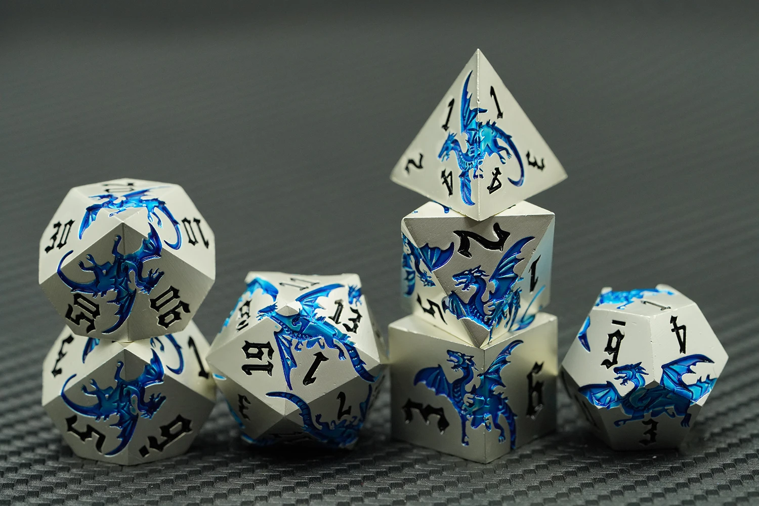 New Design Blue Dragon Dice Set Dnd Polygonal Sharp Edge Resin Dice Rpg Dungeon Checkerboard Game Custom Sharp Dice supplier