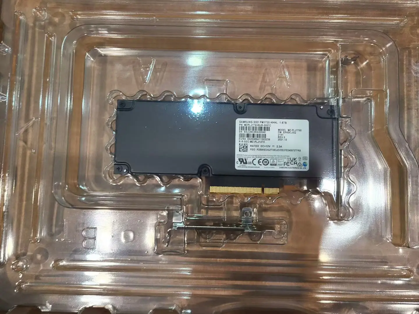 Samsung PM1735 1.6TB HHHL AIC PCIe Enterprise Server SSD MZPLJ1T6HBJR-0007C