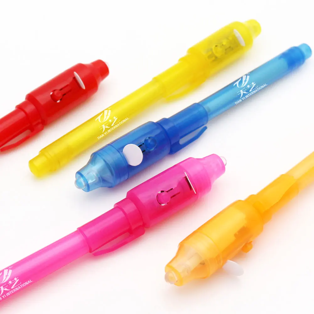 Invisible ink pen for wedding invitations | Honestweddingadvice.com