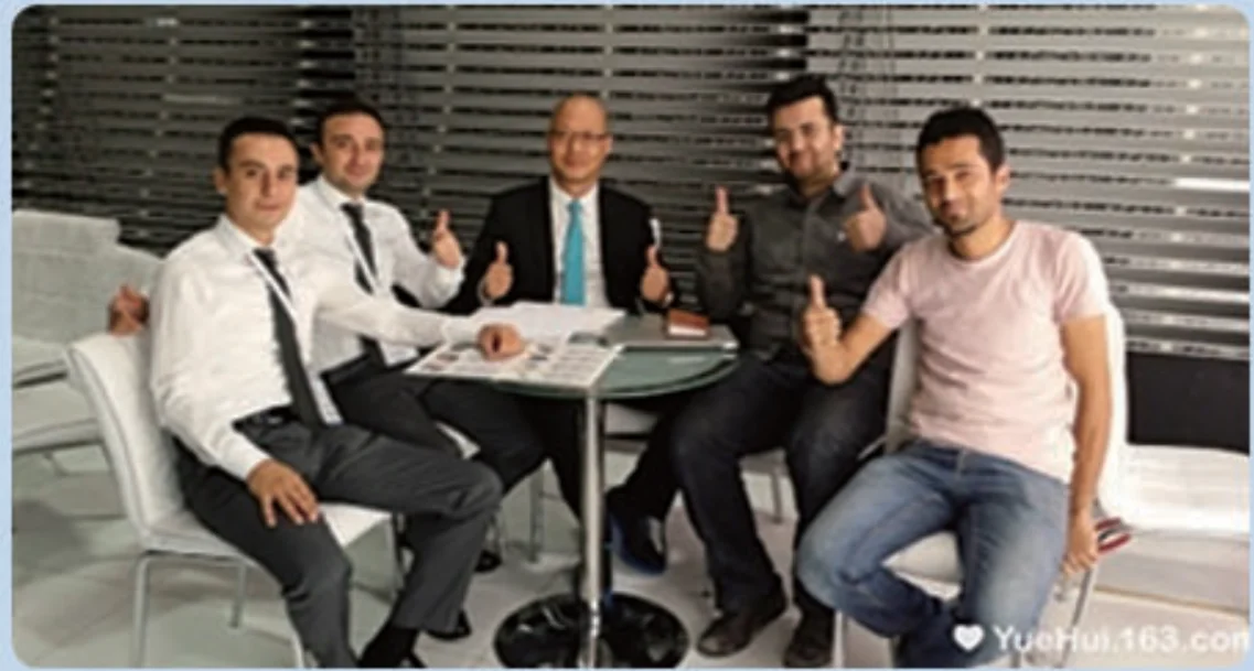 Línea de producción de adhesivo al vacío 2 Parte Máquina automática de distribución de pegamento 6