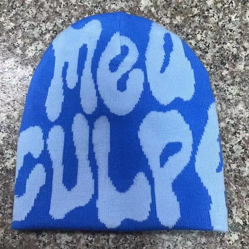 Шапка-бини с вышивкой и логотипом