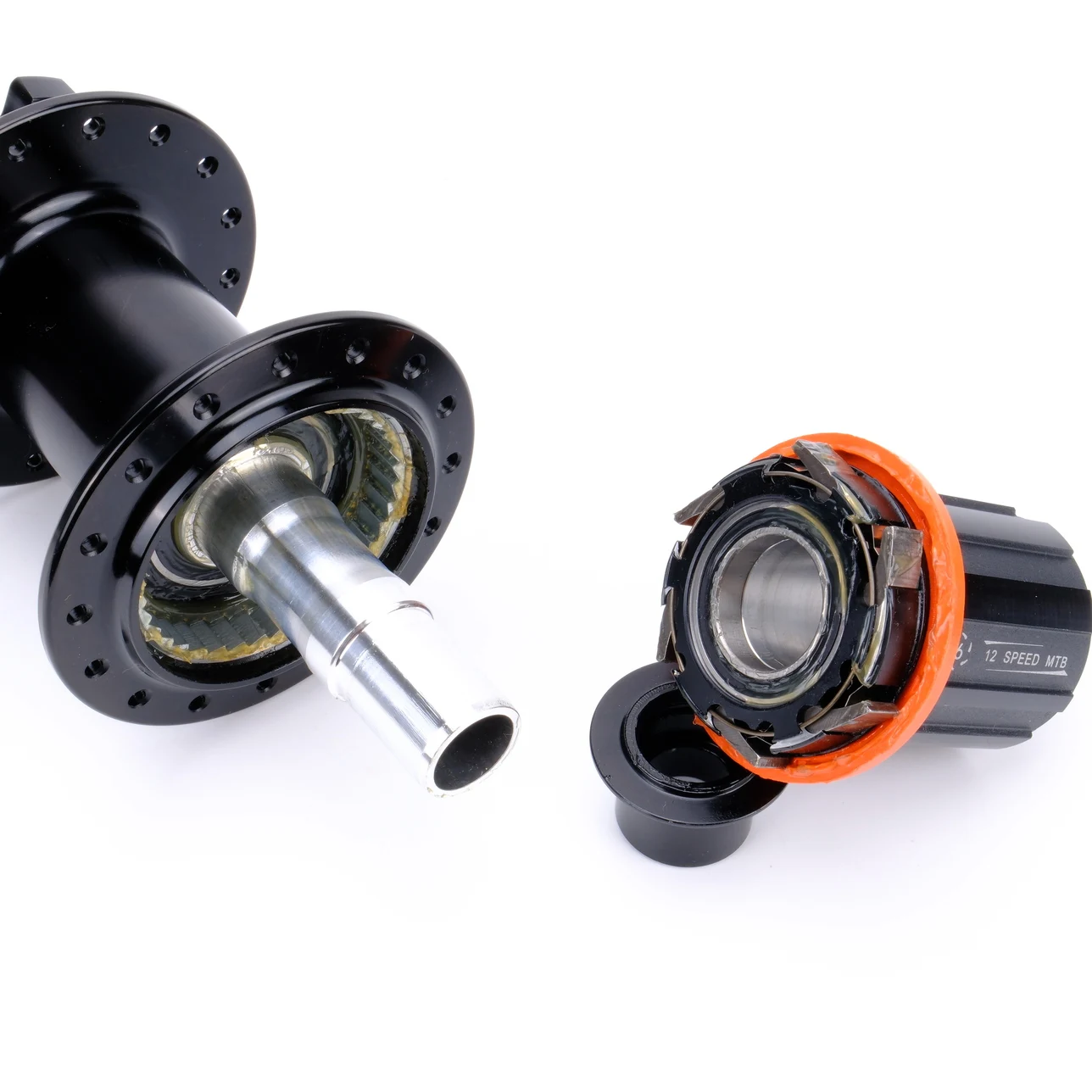 まみ　HUB DM-922-F/R Mountain Bike Hub - 6 Pawls, 72/120 Clicks